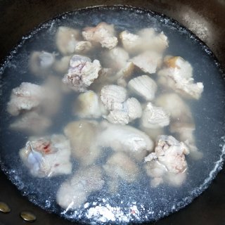 紅燒豬蹄的做法步驟：2